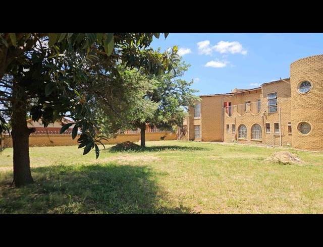 15 BEDROOM HOUSE FOR SALE IN SOSHANGUVE L